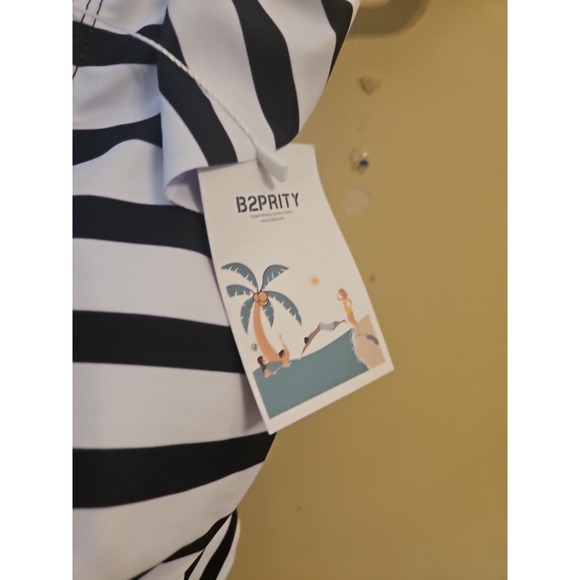 B2prity Women Strips  Swimsuit  Size Small New One Piece Black And White - Picture 3 of 7
